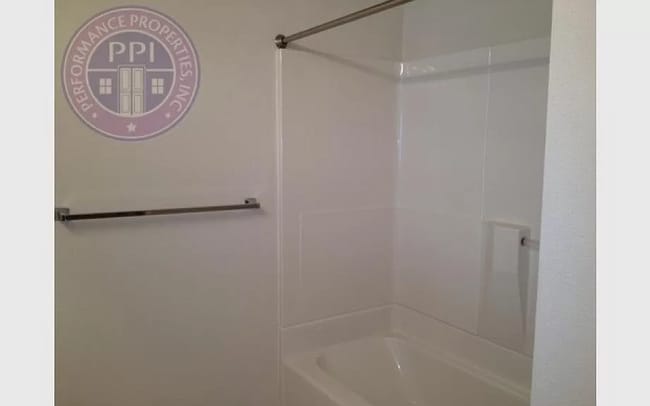 Building Photo - 3625 NE 157th Ave