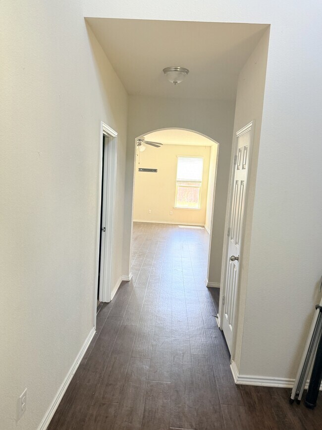 Building Photo - 5404 Waterbank Ln
