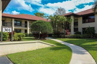 Building Photo - 301 SW South River Dr