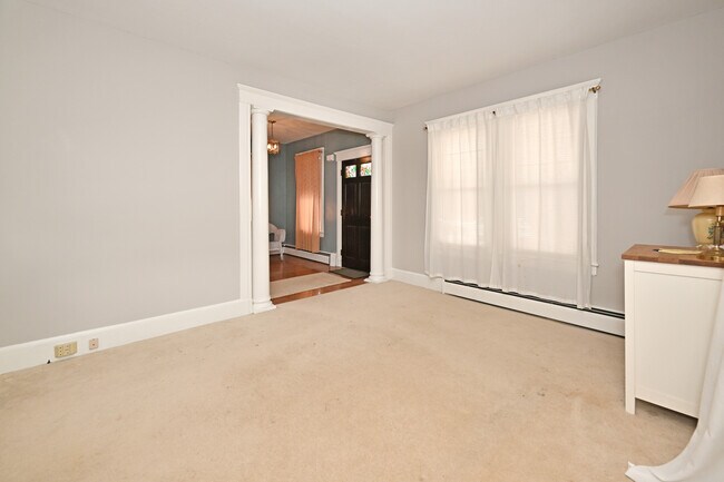 Foto del edificio - 264 Morse Ave