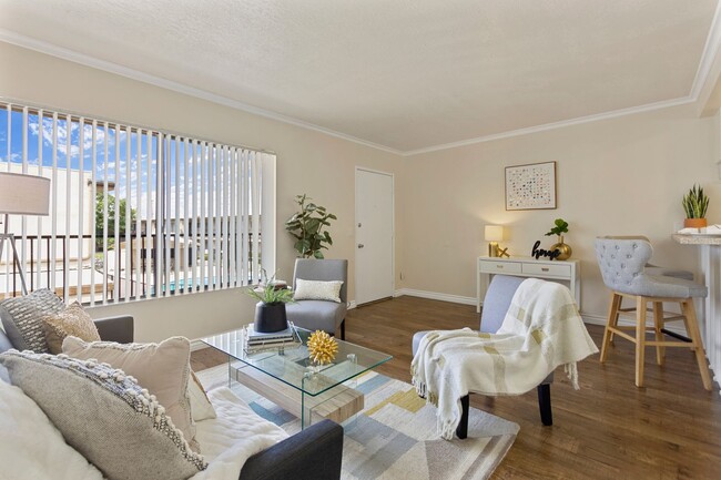 Interior Photo - Holiday West Apartments