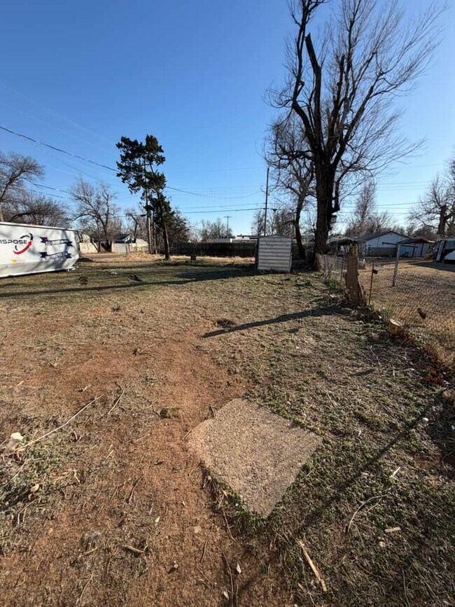 Building Photo - 3200 SW 44th St