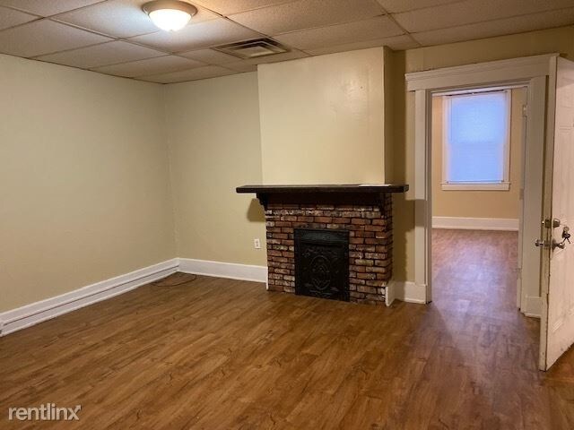 Foto del edificio - 236 E 8th St