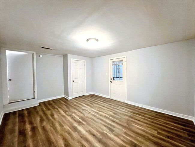 Foto del edificio - 4146 Rhodes Ave