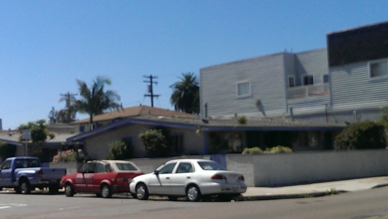 Primary Photo - Lotus Apartments
