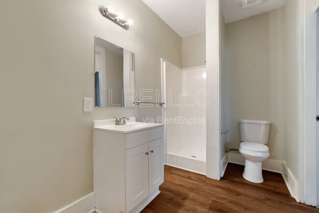 Building Photo - 1705 1/2 Hale Avenue