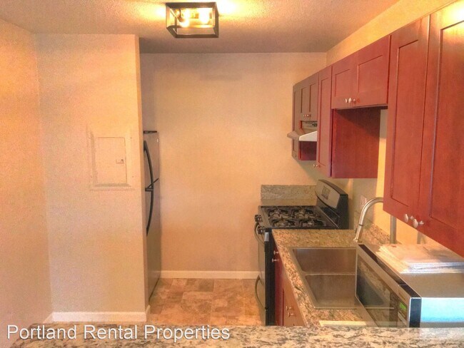 Building Photo - Studio, 1 bath House - 15056 NW Central Dr...