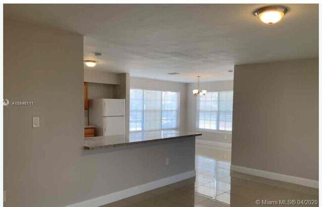 Building Photo - 206 NE 173rd St