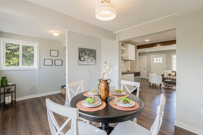 Foto del edificio - Great Location! 2bd, 1bath House in Tacoma!