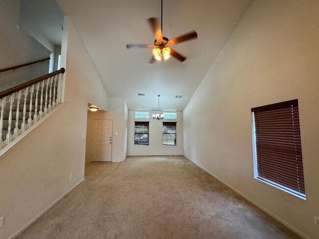 Building Photo - 3302 Catalina Dr