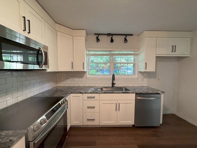 Foto del edificio - 1337 Springlawn Ct