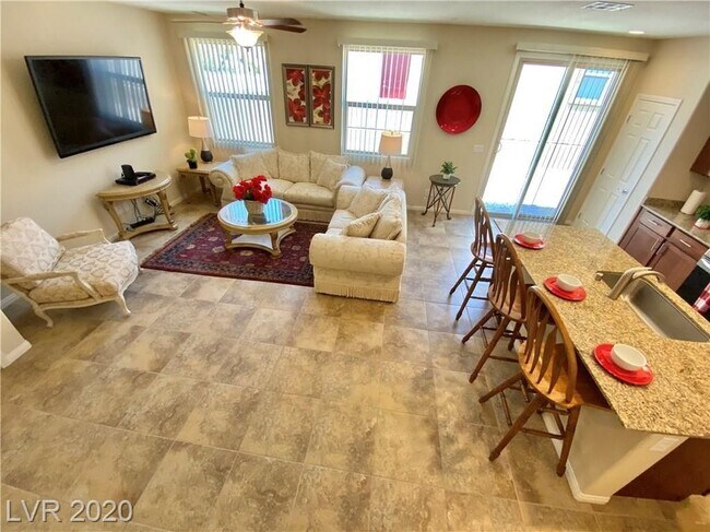 Foto del edificio - 2691 Chinaberry Hill St