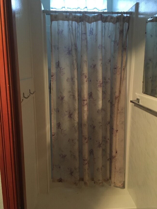 Bath - 204 3rd St