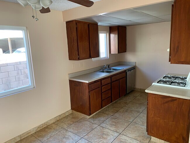 Foto del edificio - 11644 Bellflower Blvd
