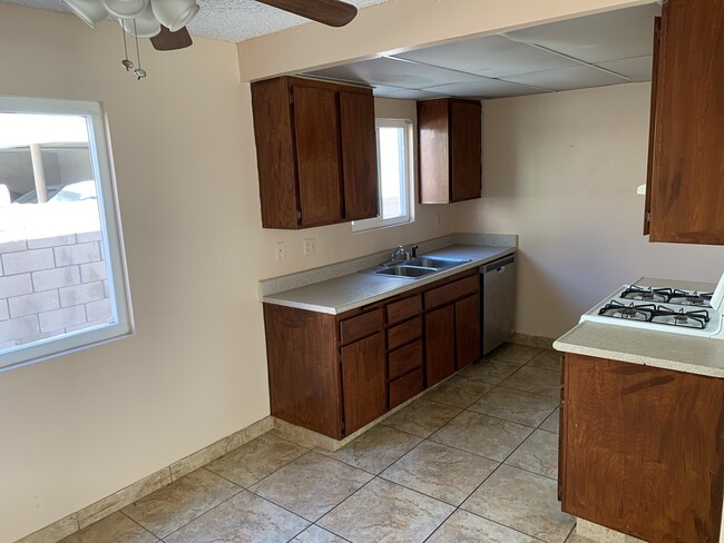 Building Photo - 11644 Bellflower Blvd