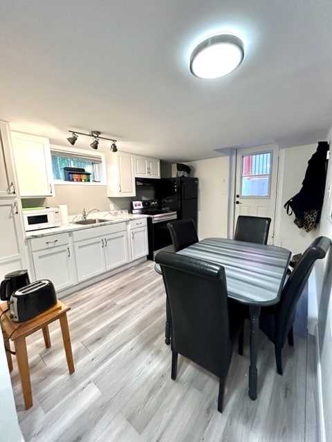 Building Photo - 15 Albany St