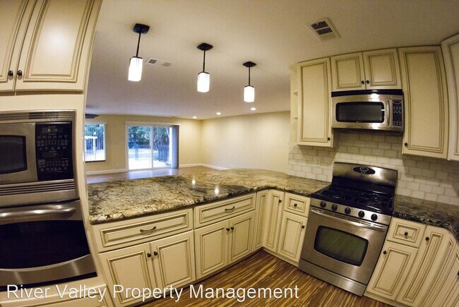 Building Photo - 6 br, 4 bath House - 5510 Clark Avenue