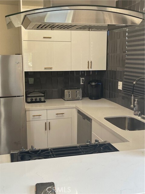 Foto del edificio - 1192 Mitchell Ave