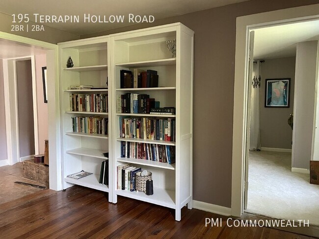 Building Photo - 2 Bed / 2 Bath Single Family (Available 2/...
