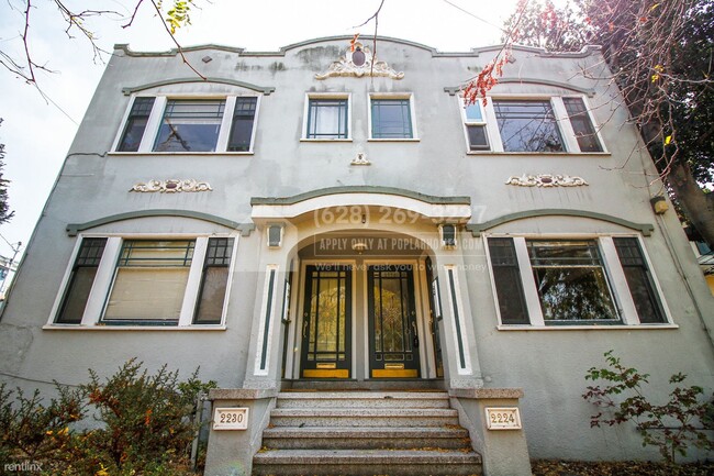 Building Photo - 1 br, 1 bath 4plex - 2226 Derby St -