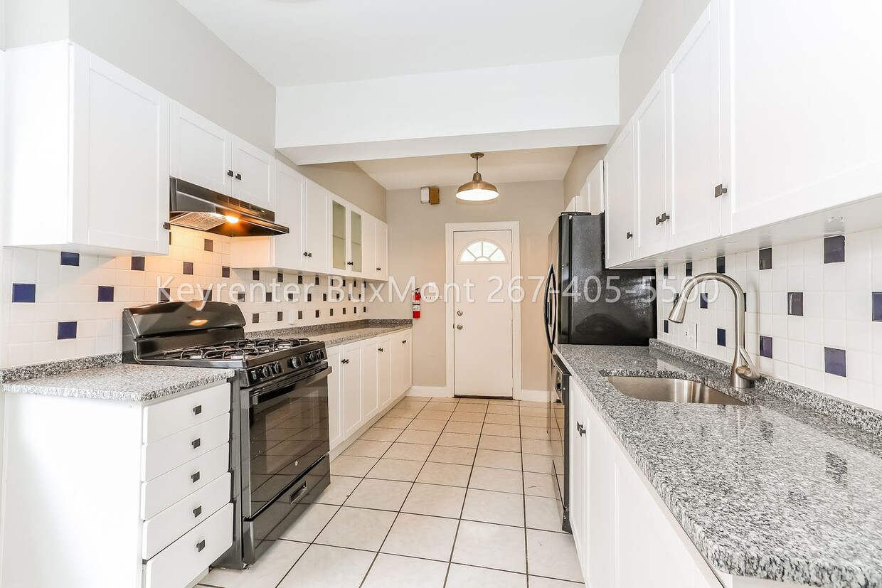 Spacious 3-bedroom, 1.5-bath single-family home in Elkins Park, with a flexible layout and classi... - Spacious 3-bedroom, 1.5-bath single-family home in Elkins Park, with a flexible layout and classi...