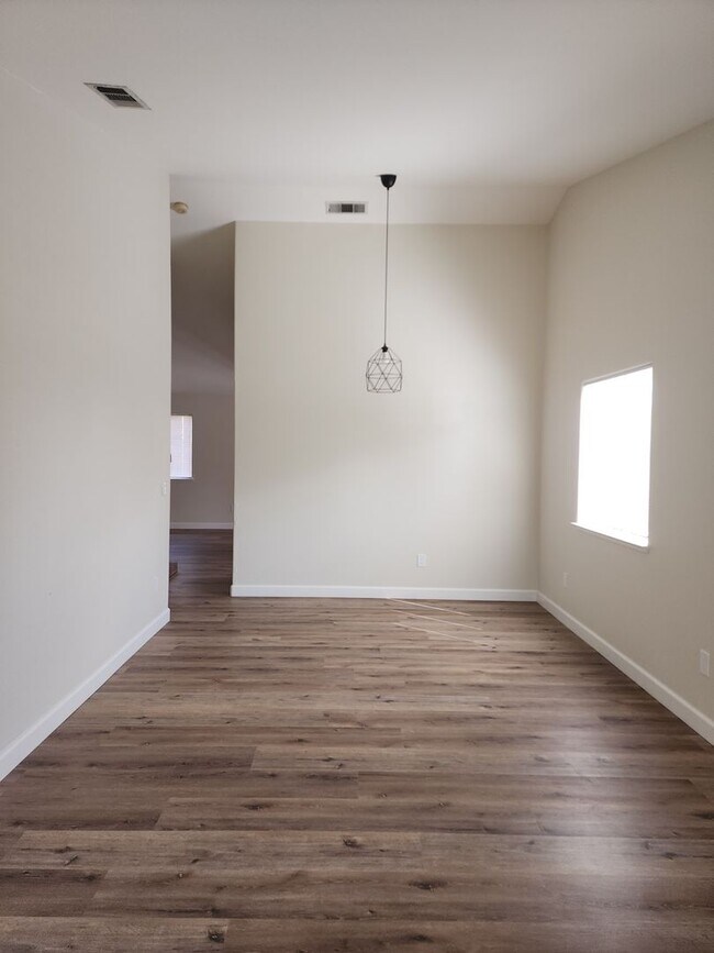 Building Photo - Salida 3 bedroom 2 bathroom