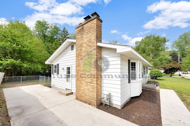 Building Photo - 1244 Katrina Dr SE