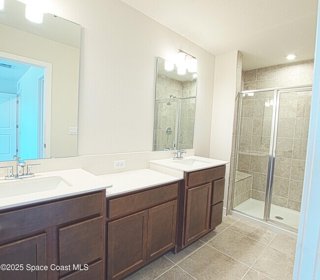 Foto del edificio - 1865 Kendall Pointe Pl