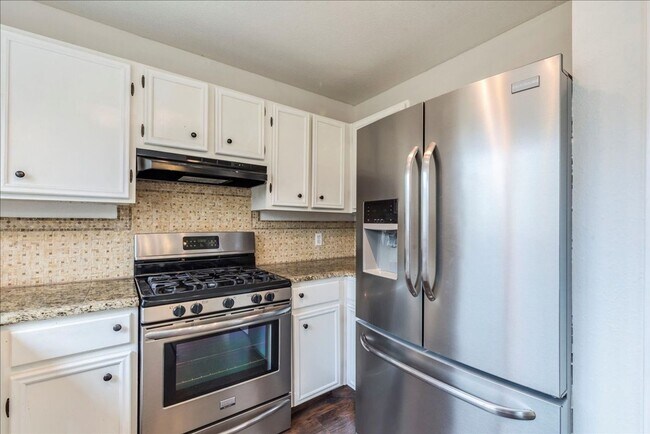 Foto del edificio - 6018 Baton Rouge Dr