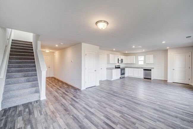 Foto del edificio - 300 Coverly Ct