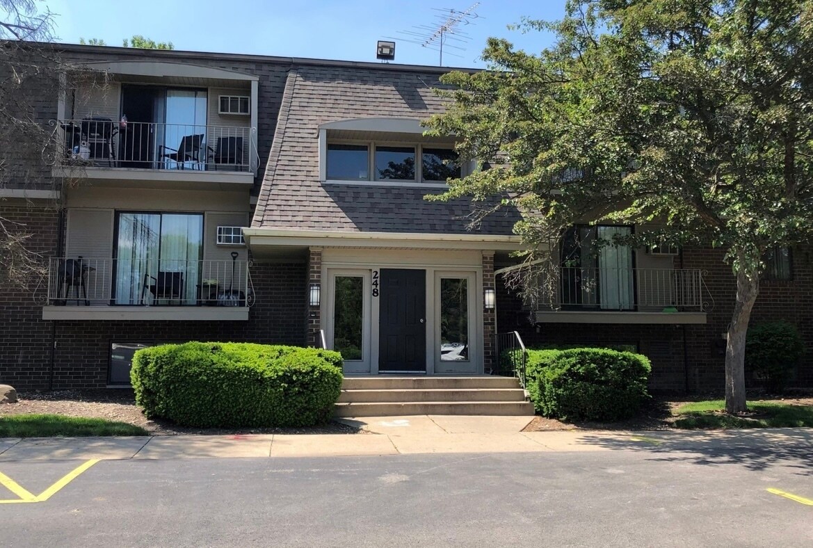 248 E Bailey Rd Unit E, Naperville, IL 60565 Condo for Rent in