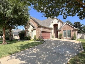 Building Photo - 609 Goliad Dr
