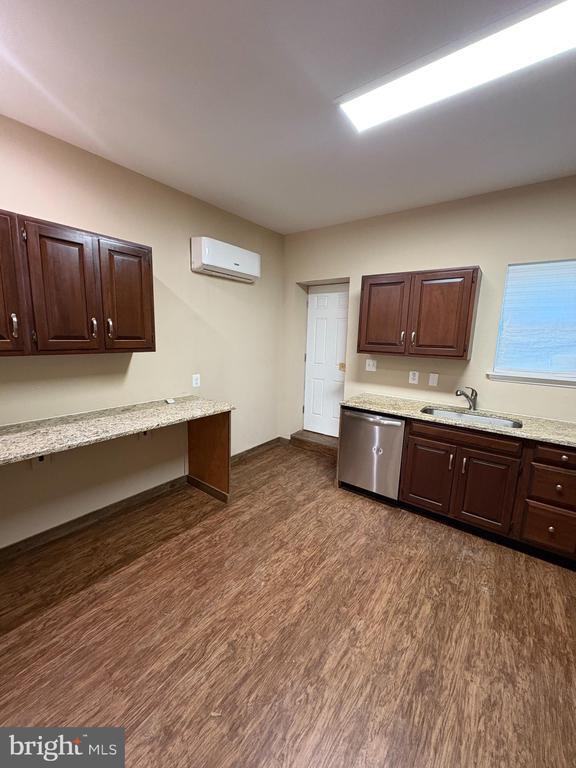 Foto del edificio - 1707 N Patterson Park Ave