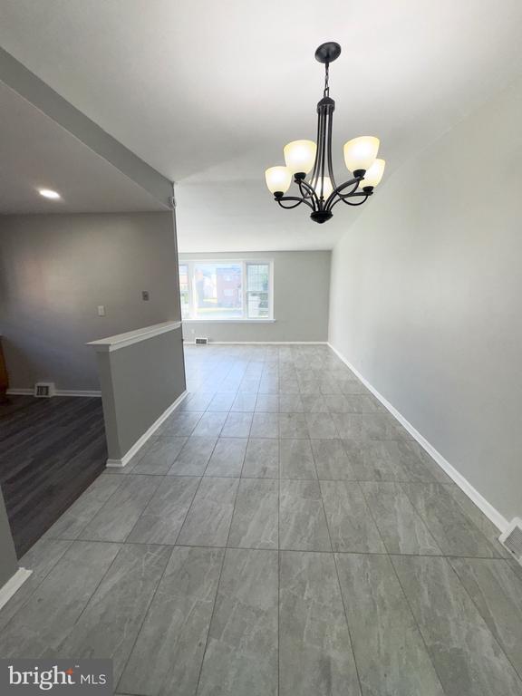 Foto del edificio - 7806 Summerdale Ave