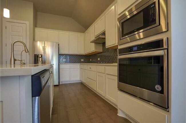 Foto del edificio - 717 Pinnacle View Dr