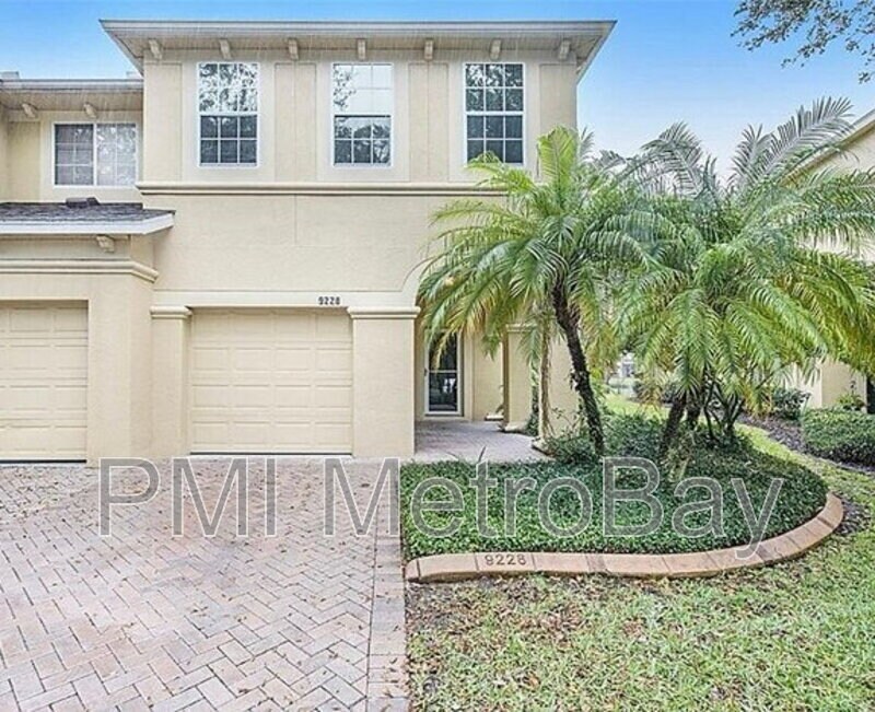 Foto principal - 9228 Stone River Pl