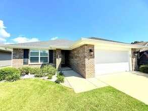 Building Photo - 4117 Hazelhurst Dr