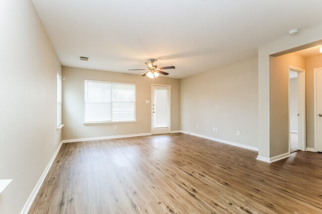 Foto del edificio - 21610 Dawn Timbers Ct