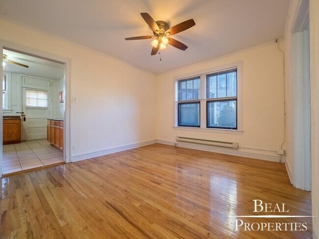Foto del edificio - 2 bedroom in CHICAGO IL 60657