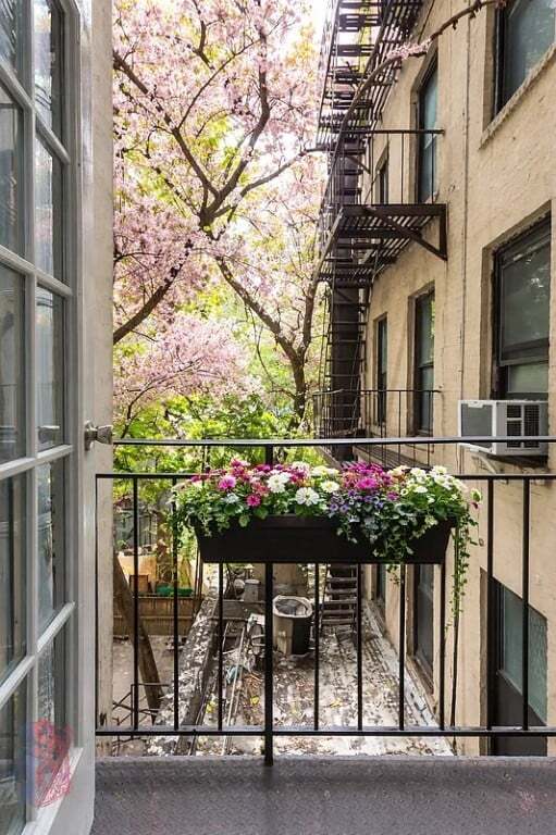 Foto del edificio - 345 E 5th St