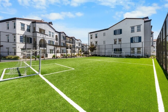 Building Photo - The Crossings of Chino Hills