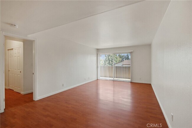 Foto del edificio - 278 N Wilshire Ave