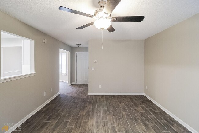 Foto del edificio - 3603 Gray Birch Dr