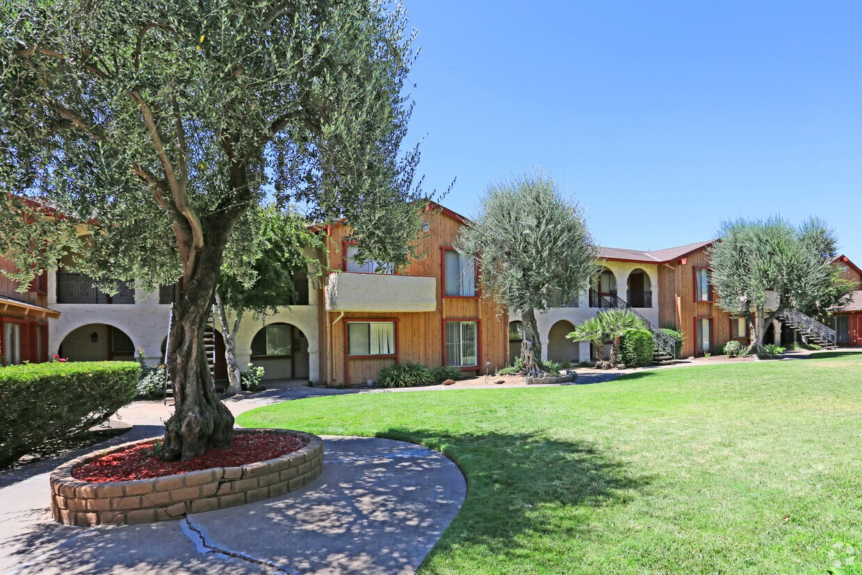 Foto principal - 2367 Redwood Ave