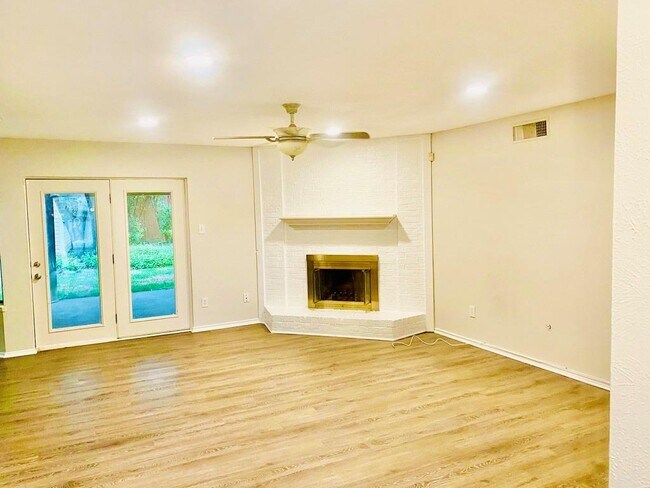 Foto del edificio - 5224 Parkview Dr