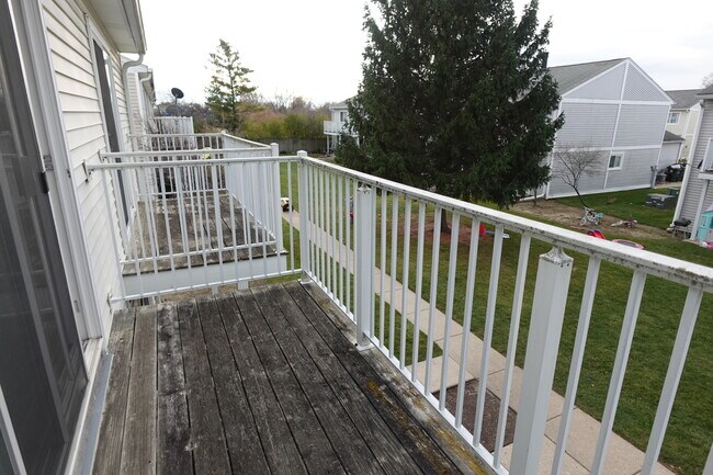 Building Photo - 441 Meadow Green Ln