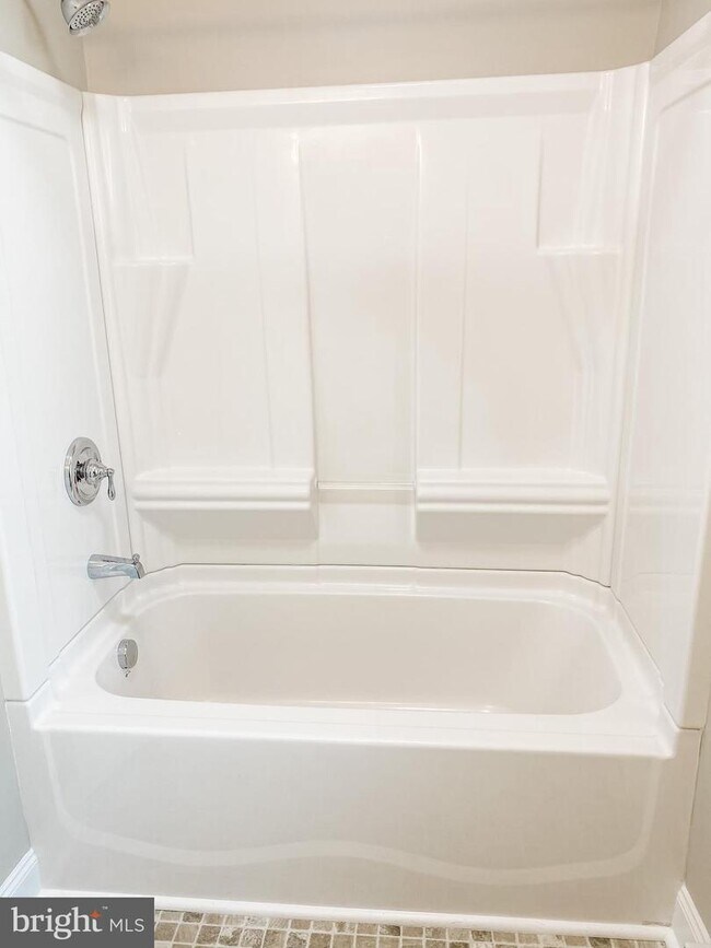 Building Photo - 212 S Fayette St