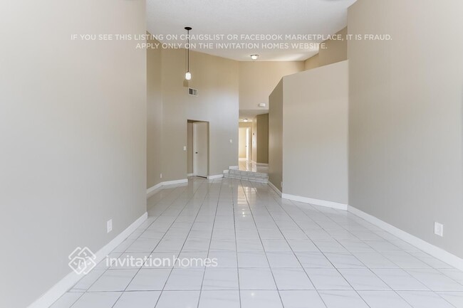 Foto del edificio - 5808 Strawberry Lakes Cir