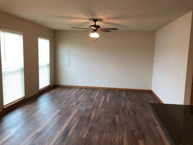 Foto del edificio - 3 bedroom, 2 1/2 bath Townhouse