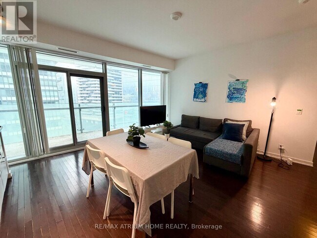 Building Photo - 14 York St